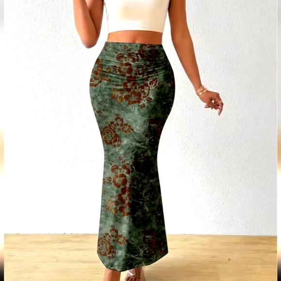 Laketown Treasures Dresses & Skirts - Women size med Floral Green/brown Maxi Skirt
